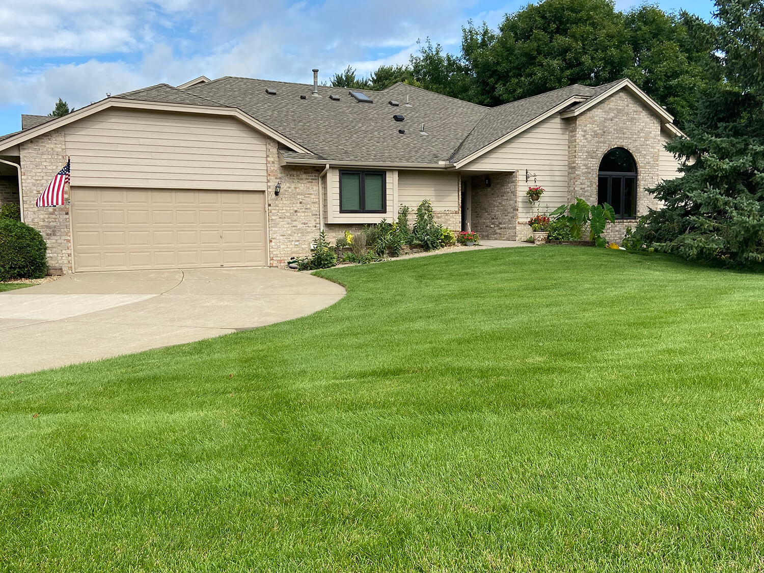 landscaping and lawn care services